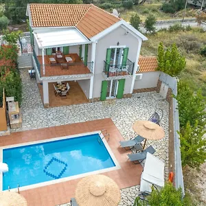 https://villa-kanelis.kefaloniahotels.net
