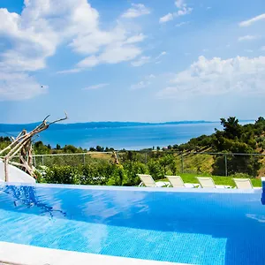 https://xalonia-villas.hotelschalkidiki.net